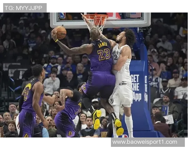 夸梅质疑詹姆斯年龄问题为何仍能完成隔人扣篮的表现