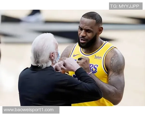 湖人期待詹姆斯在对阵马刺的比赛中强势复出缓解坐骨神经痛困扰