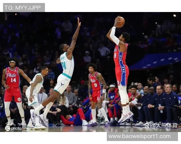 保罗乔治状态低迷10投仅中2球全场仅得7分6篮板表现令人失望