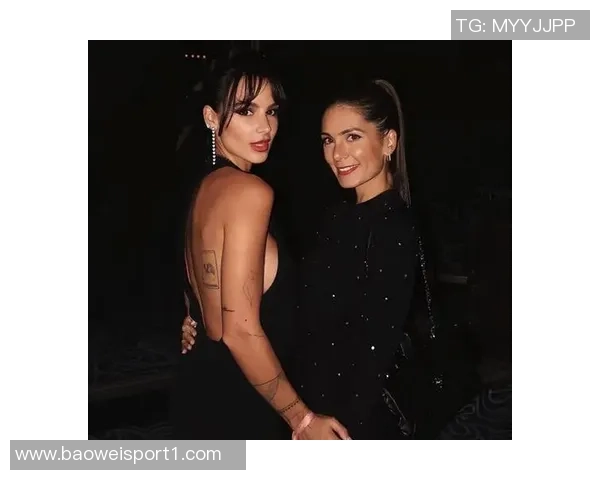 切尔西传奇勒伯夫女儿比基尼照引关注丈夫幽默留言引发网友热议 切尔西传奇勒伯夫女儿比基尼照引关注丈夫幽默留言引发网友热议